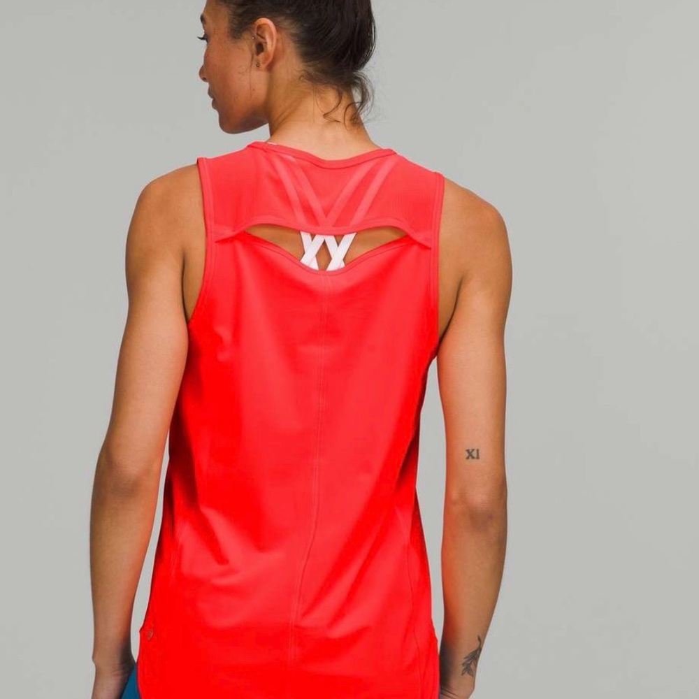 Lululemon Sculpt Flare Tank, Cut out back & Mesh EUC - Picture 5 of 14
